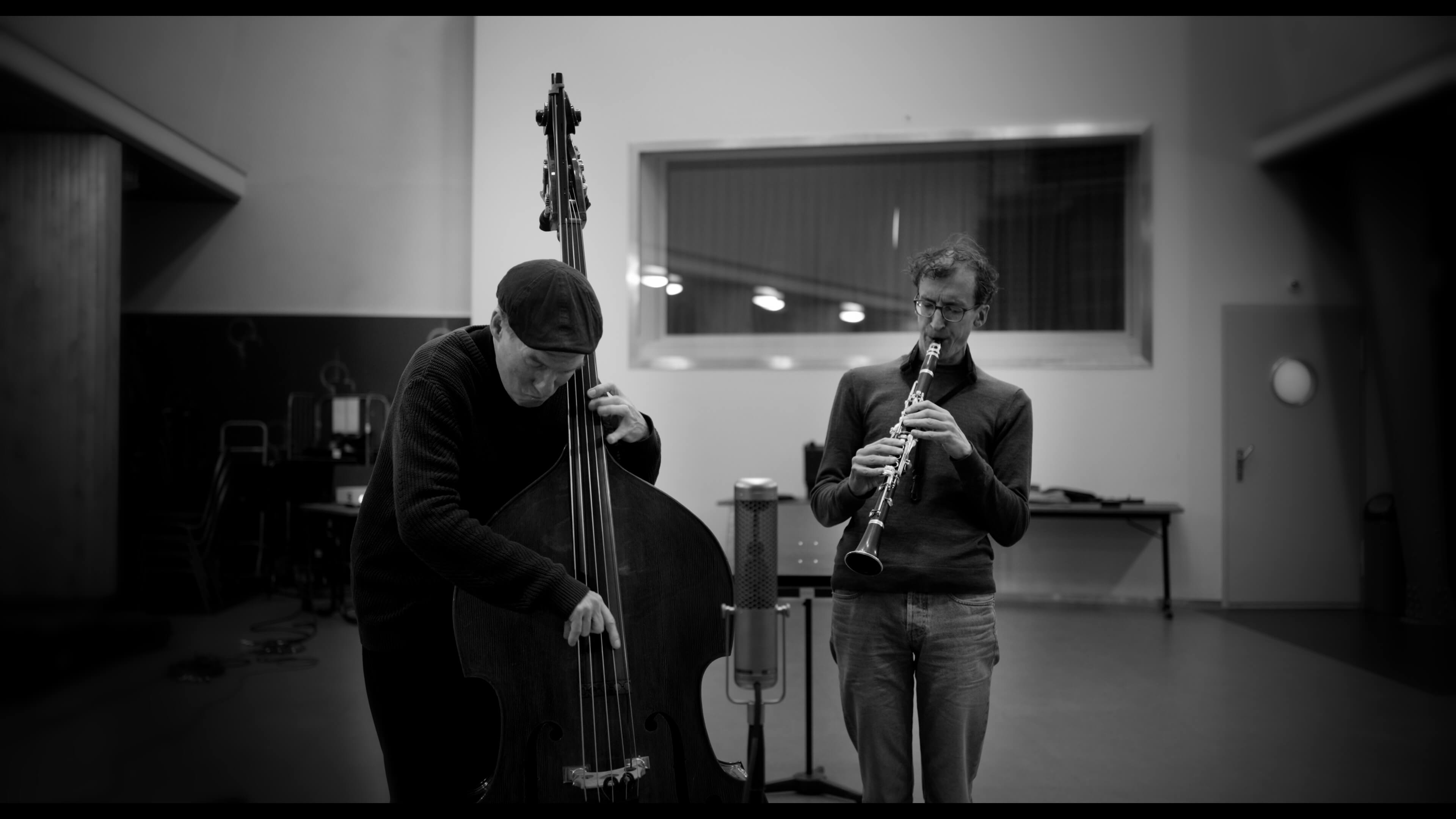 Iman Spaargaren and Peter Bjørnild playing in Studio 2 in front of a Josephson C700S - One Mic Recording